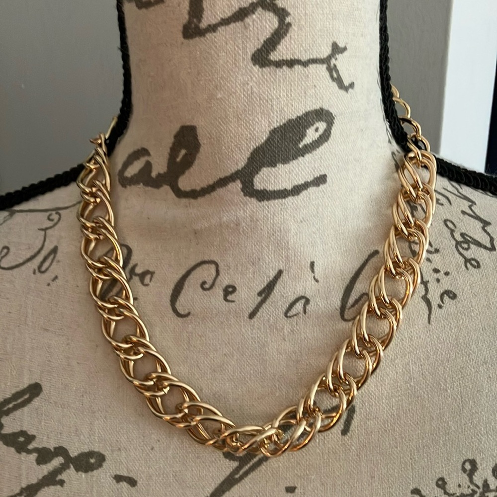 NWT Napier Gold Chunky Chain Necklace - Picture 7 of 7